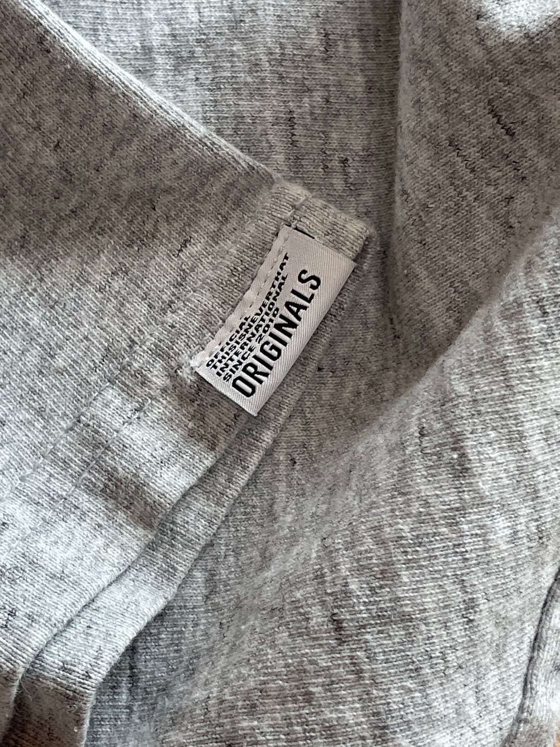 디스이즈네버댓 어스 티셔츠 헤더 그레이 상품이미지3