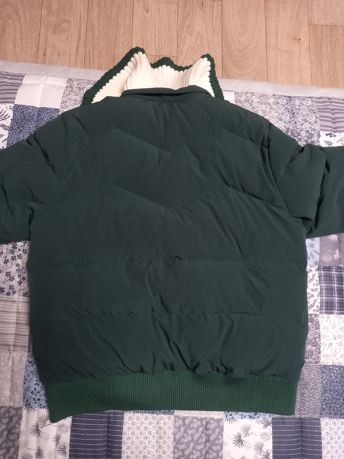 베네통 여성 패딩 그린/화이트 100 상품이미지7