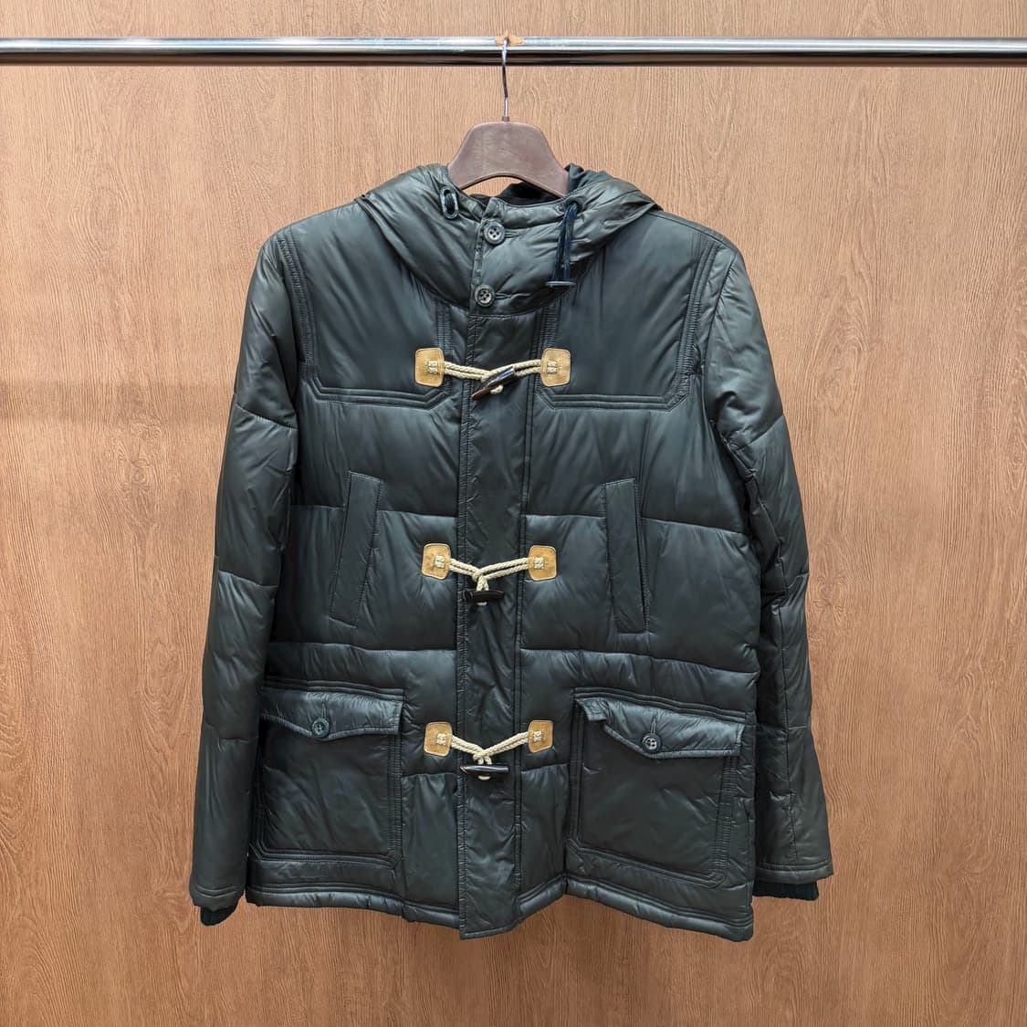 디젤 후드 패딩 자켓 더플 토글 버튼 퀄팅 플랩 포켓 퀄팅 디테일 카키 상품이미지2