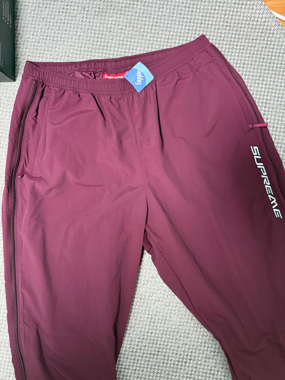 [XXL] 슈프림 웜 업 팬츠 버건디 정가이하판매 - 24FW 상품이미지1