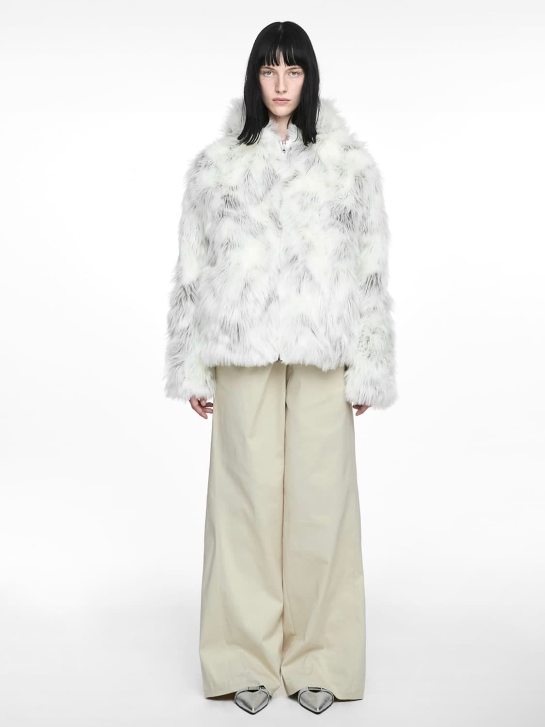 REVERSIBLE HOODIE FAUX FUR JACKET CREAM 상품이미지1