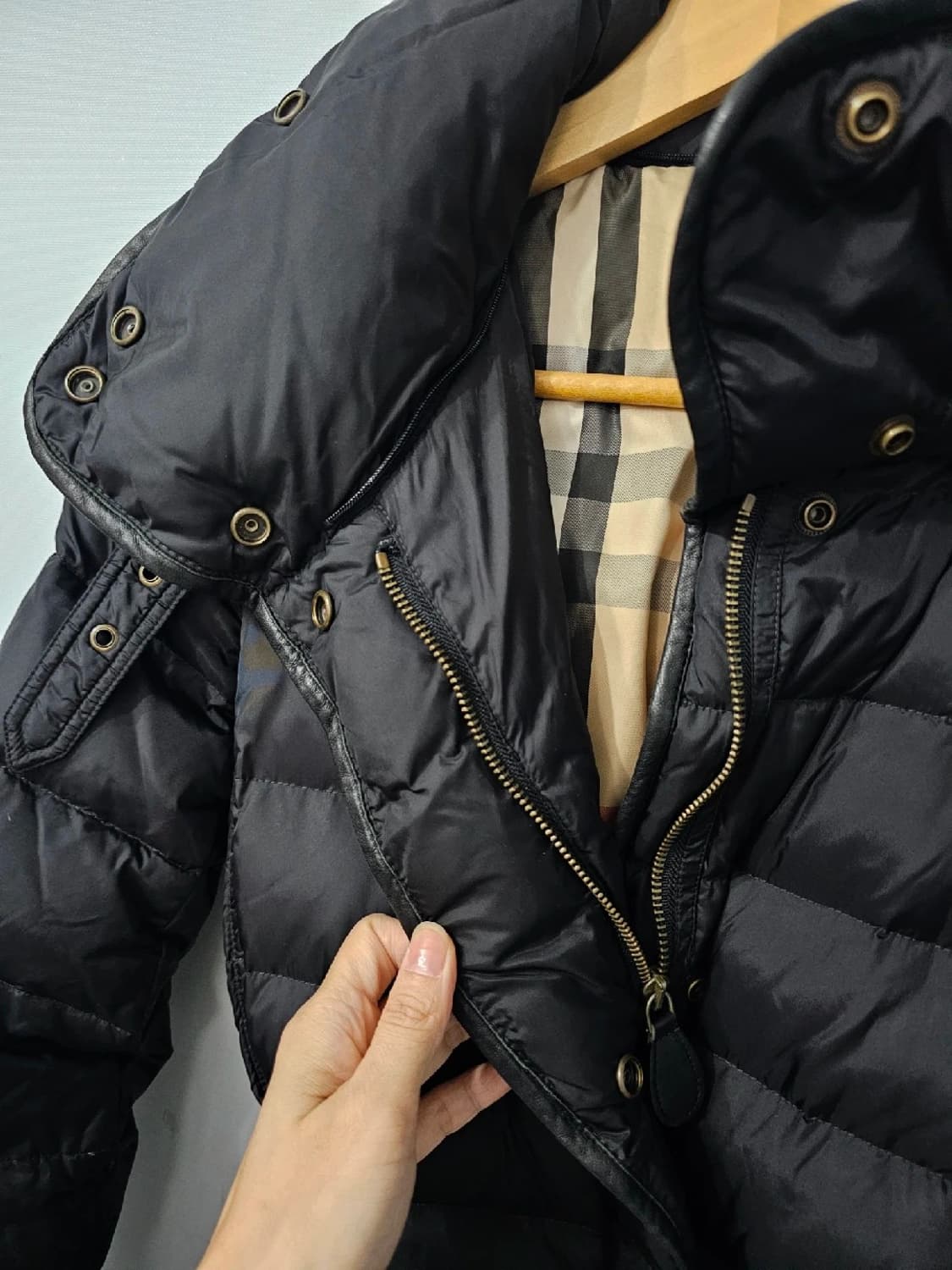 정품 버버리 블랙 벨티드 롱패딩 ~55 상품이미지6