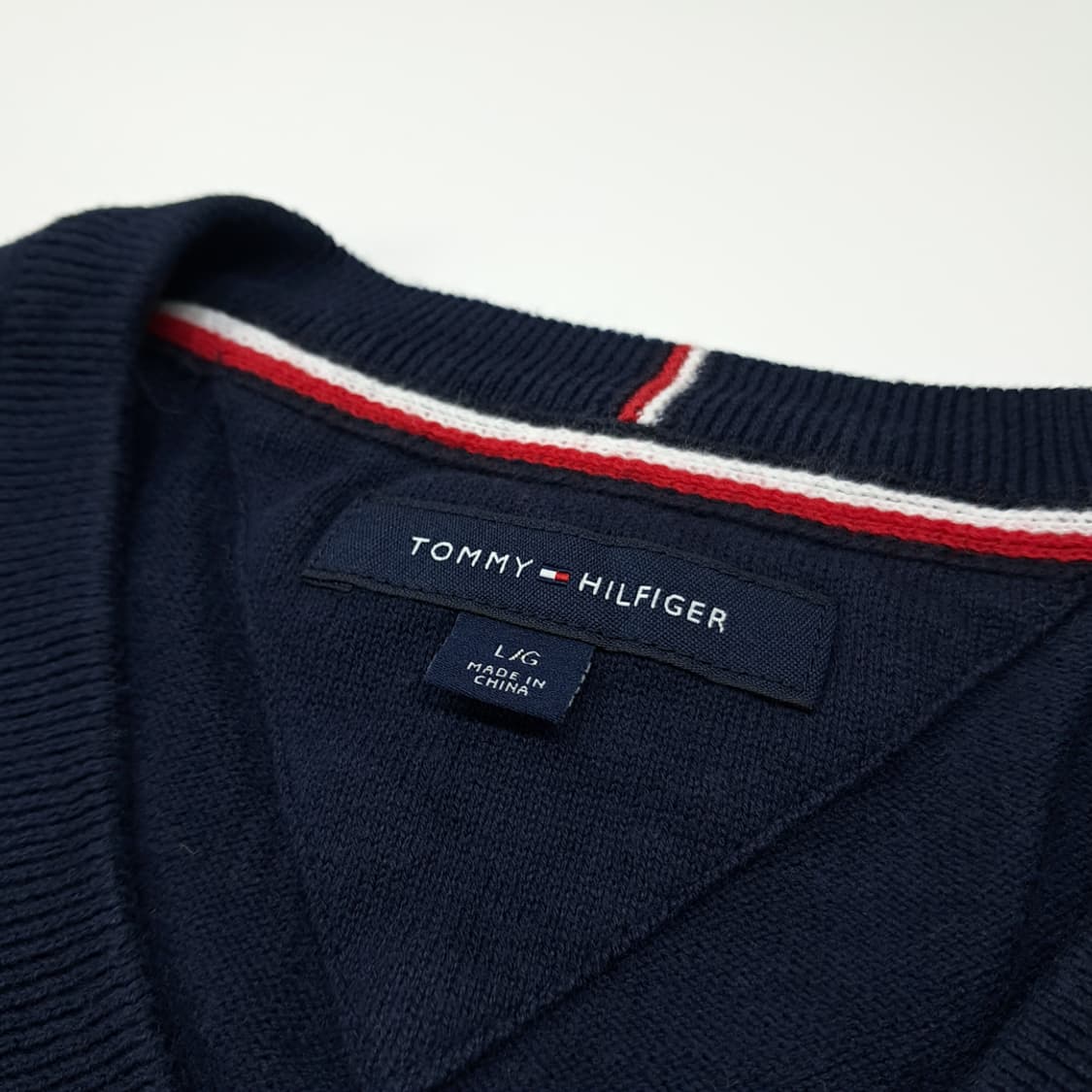 CL219 L 타미힐피거 코튼 삼색테이핑 네이비 브이넥 니트 스웨터 상품이미지3