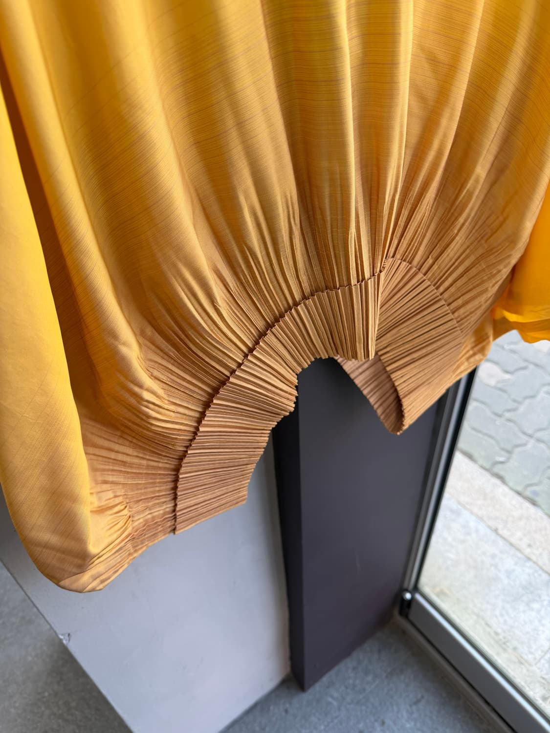 F/ 이세이미야케 옐로우 플리츠 숄 가디건 상품이미지8