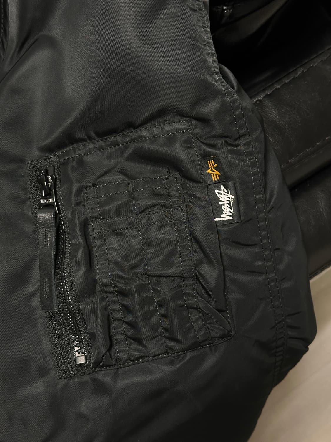 스투시 x 알파 인더스트리 N-2B 숏 웨이스트 파카 블랙 (m) 상품이미지4