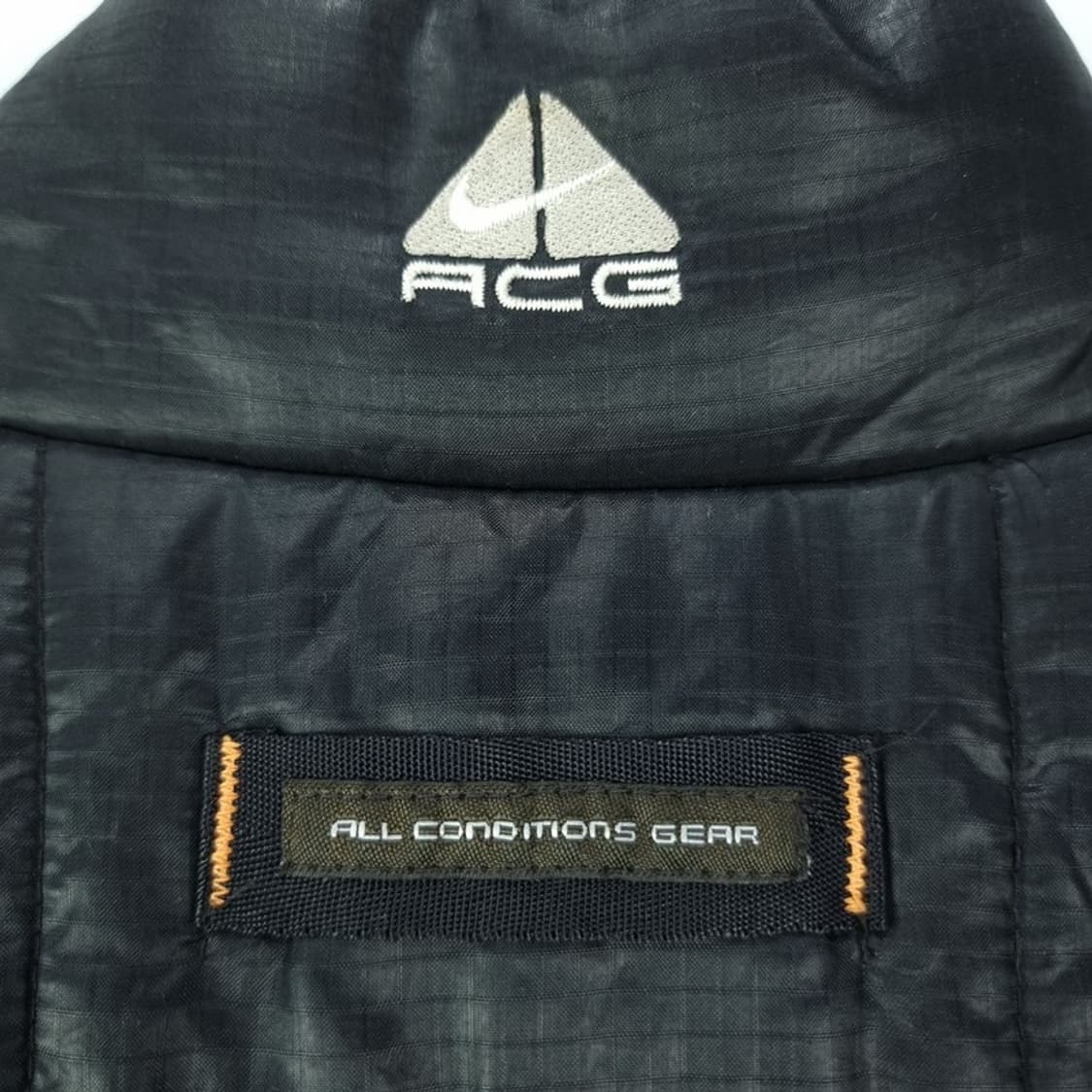 [나이키 ACG] 스우시 자수 패딩 베스트 조끼 블랙 M19277 상품이미지6