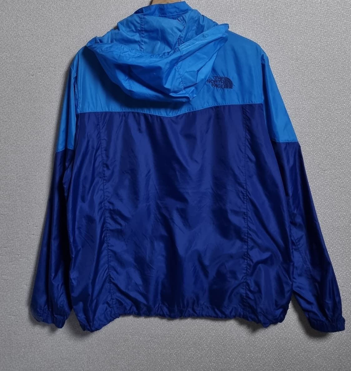 L (100) 노스페이스 블루+네이비 경량 바람막이 상품이미지2