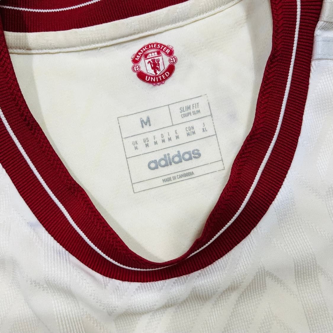 아디다스 맨체스터 유나이티드 라이프 스타일 축구 유니폼 상품이미지4