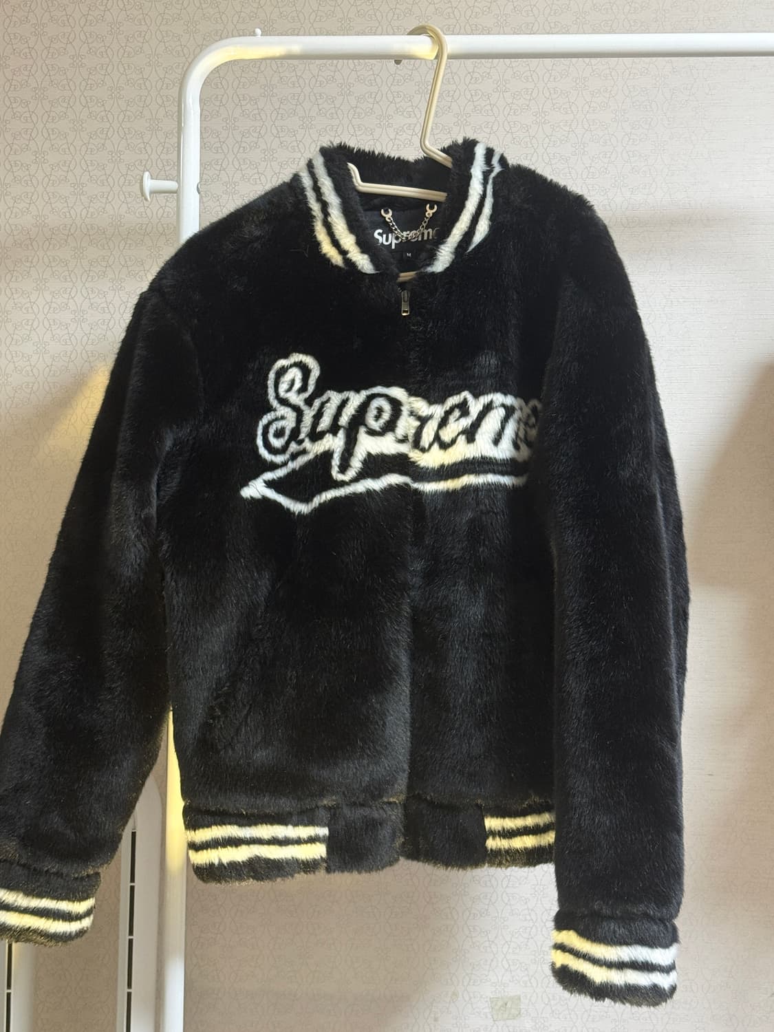 슈프림 퍼 바시티 자켓 상품이미지1