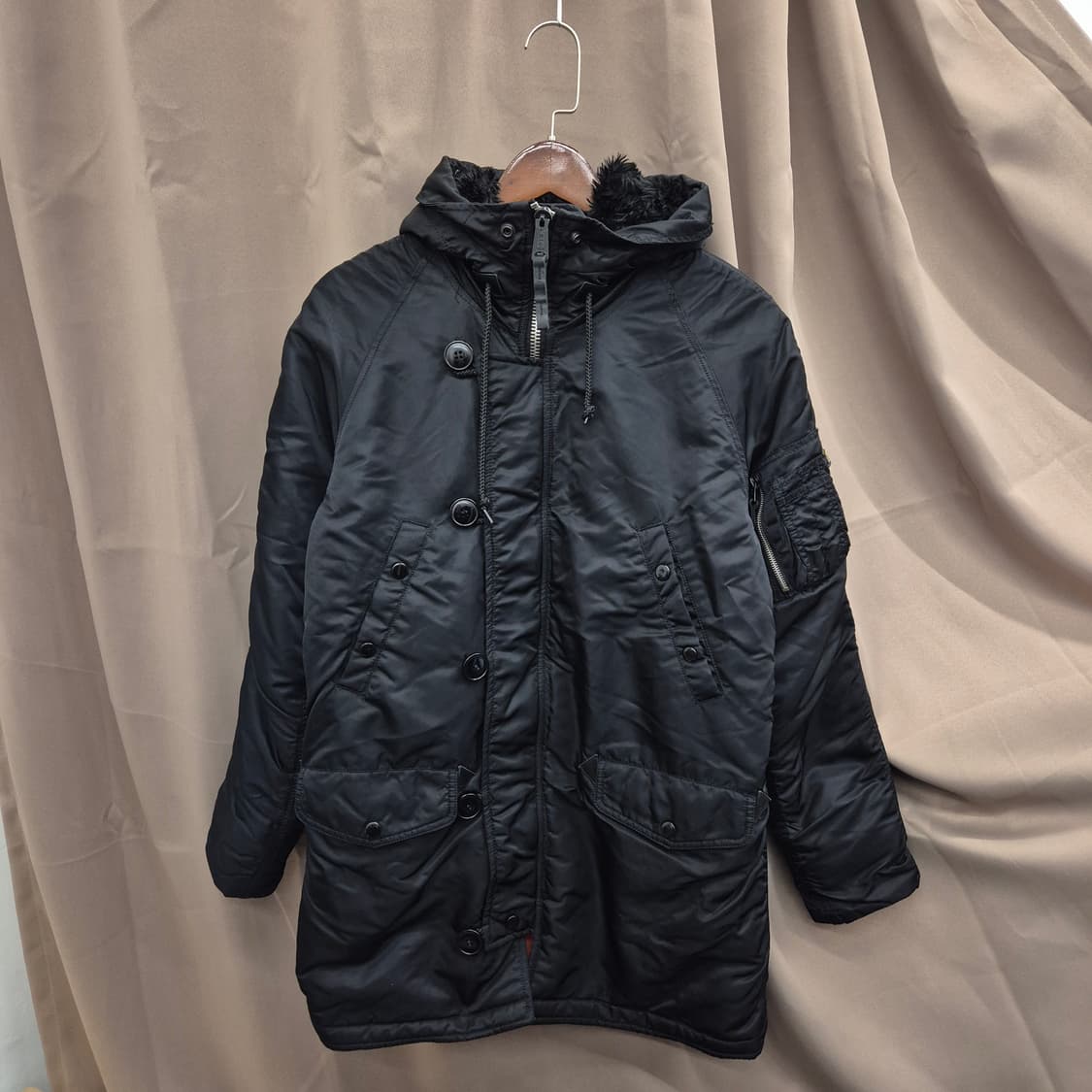 알파인더스트리 N3B 블랙 후드 패딩  S 상품이미지1