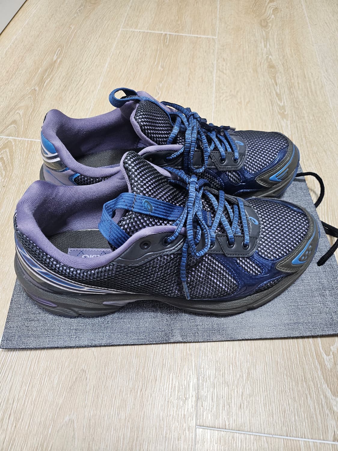 아식스 UB4-S 젤 1130 그래파이트 그레이  상품이미지1