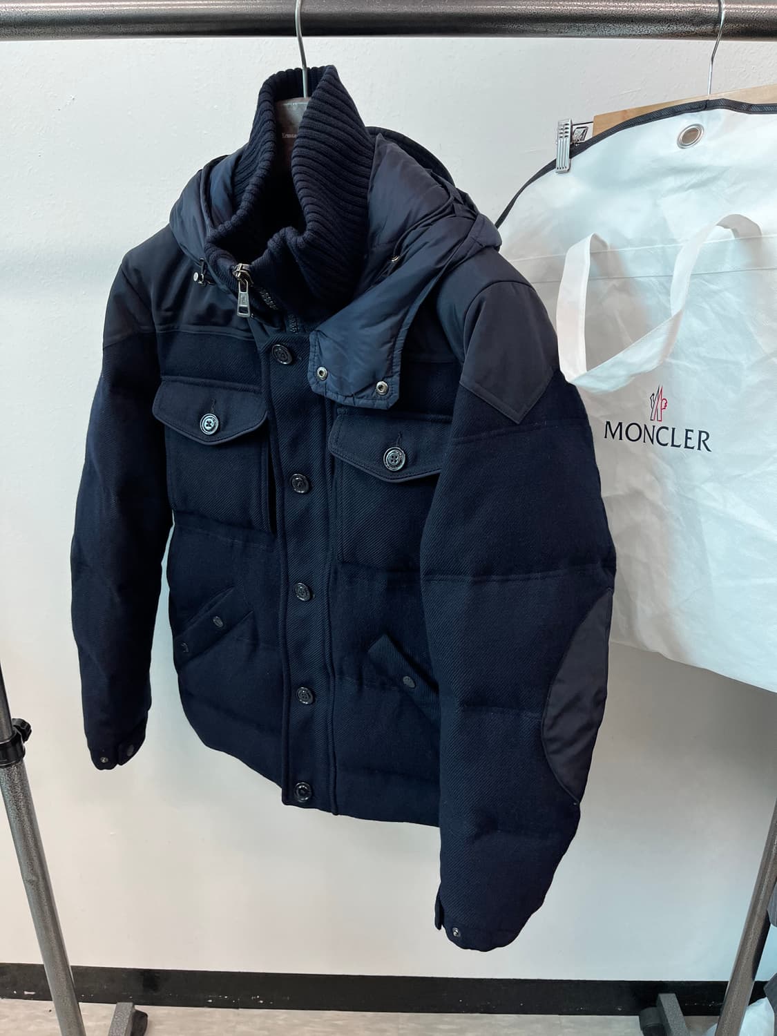 100) 몽클레어 울 후드패딩  상품이미지1