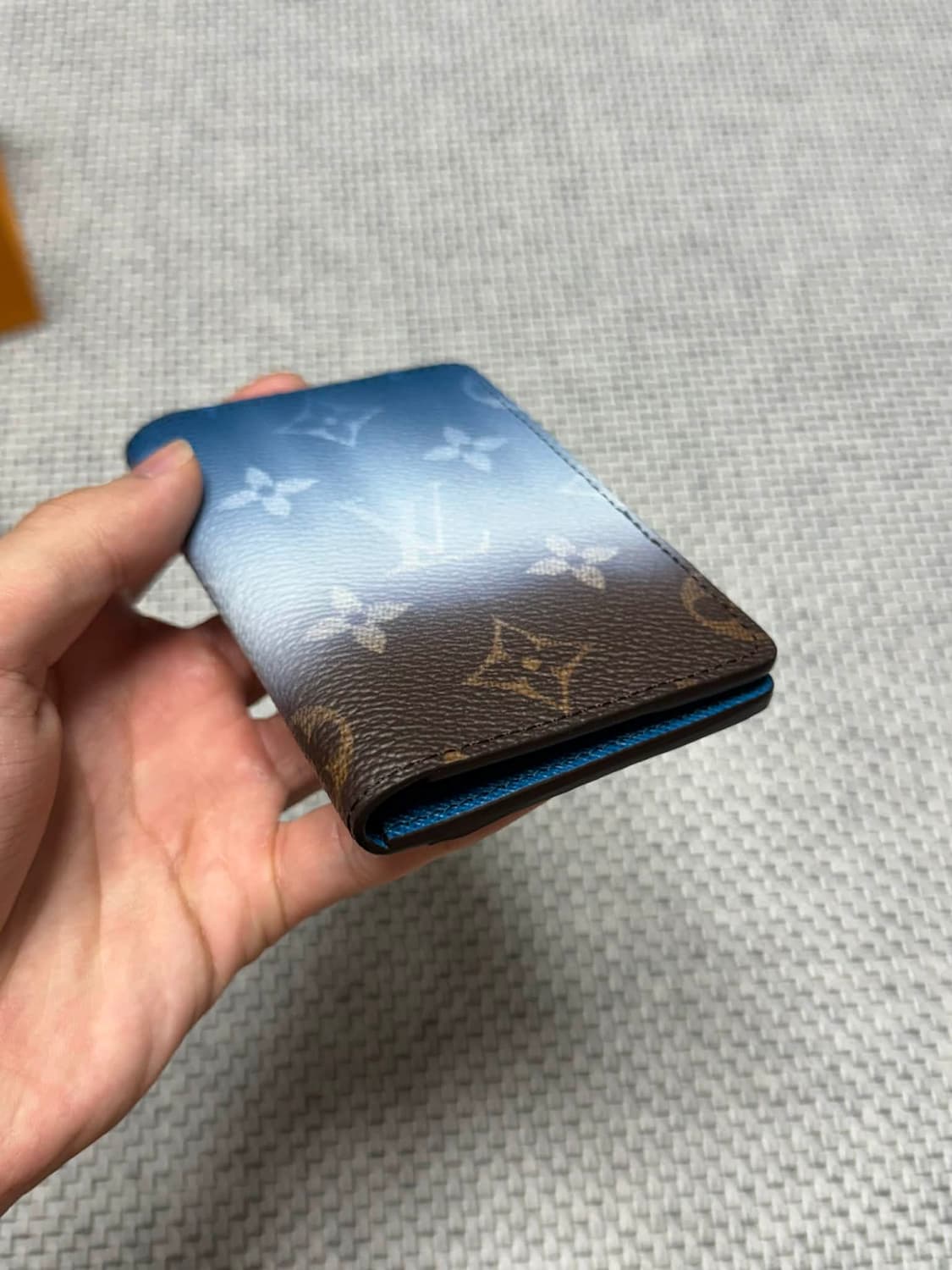 루이비통 모노그램 피그먼트 오거나이저 카드지갑 상품이미지7