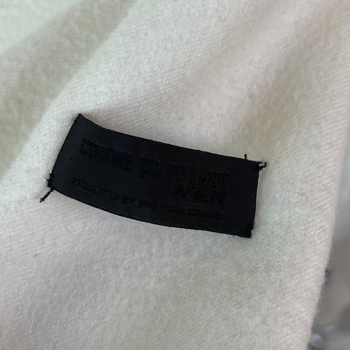 꼼사 데 모드 크림화이트 머플러 상품이미지4