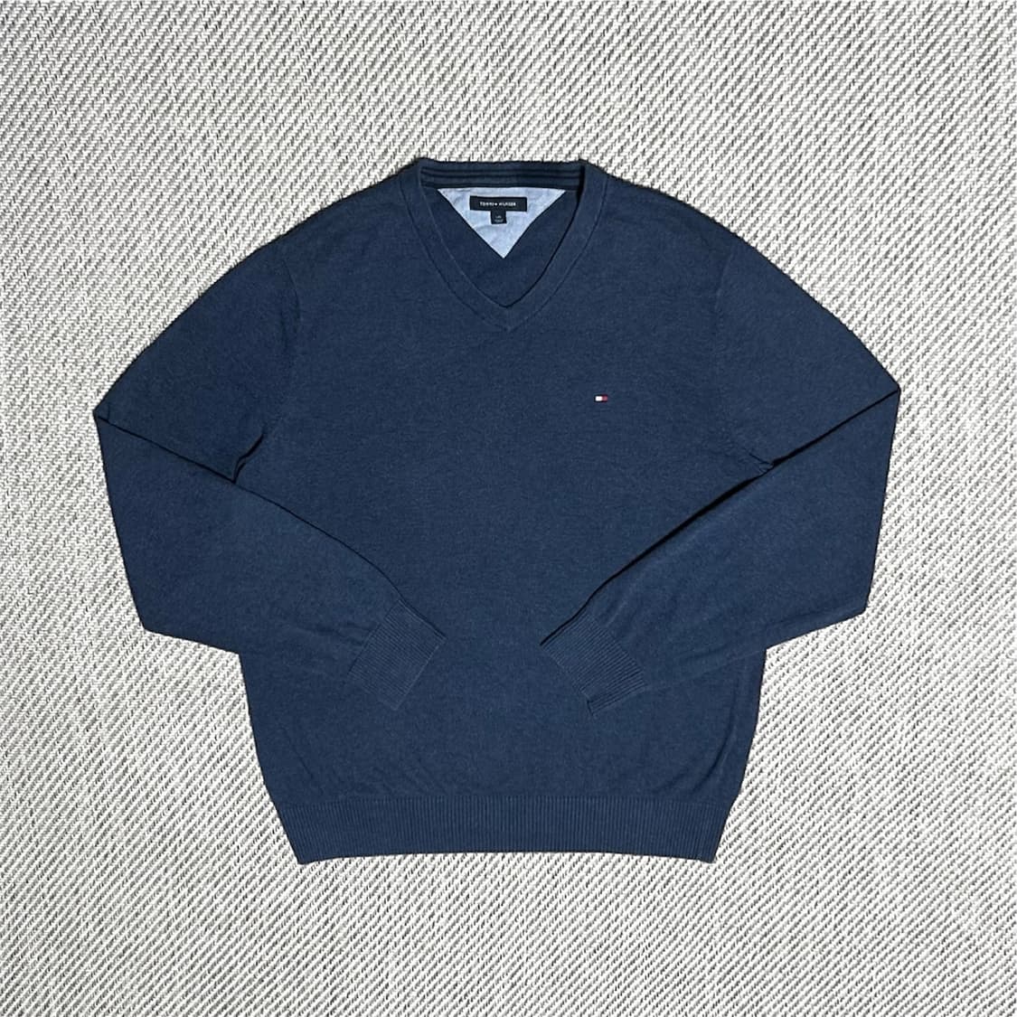 [L] Tommy 타미힐피거 코튼 브이넥 니트 상품이미지1