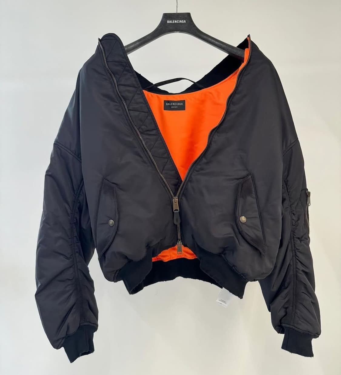 [S] 발렌시아가 오프숄더 봄버 블랙 상품이미지2