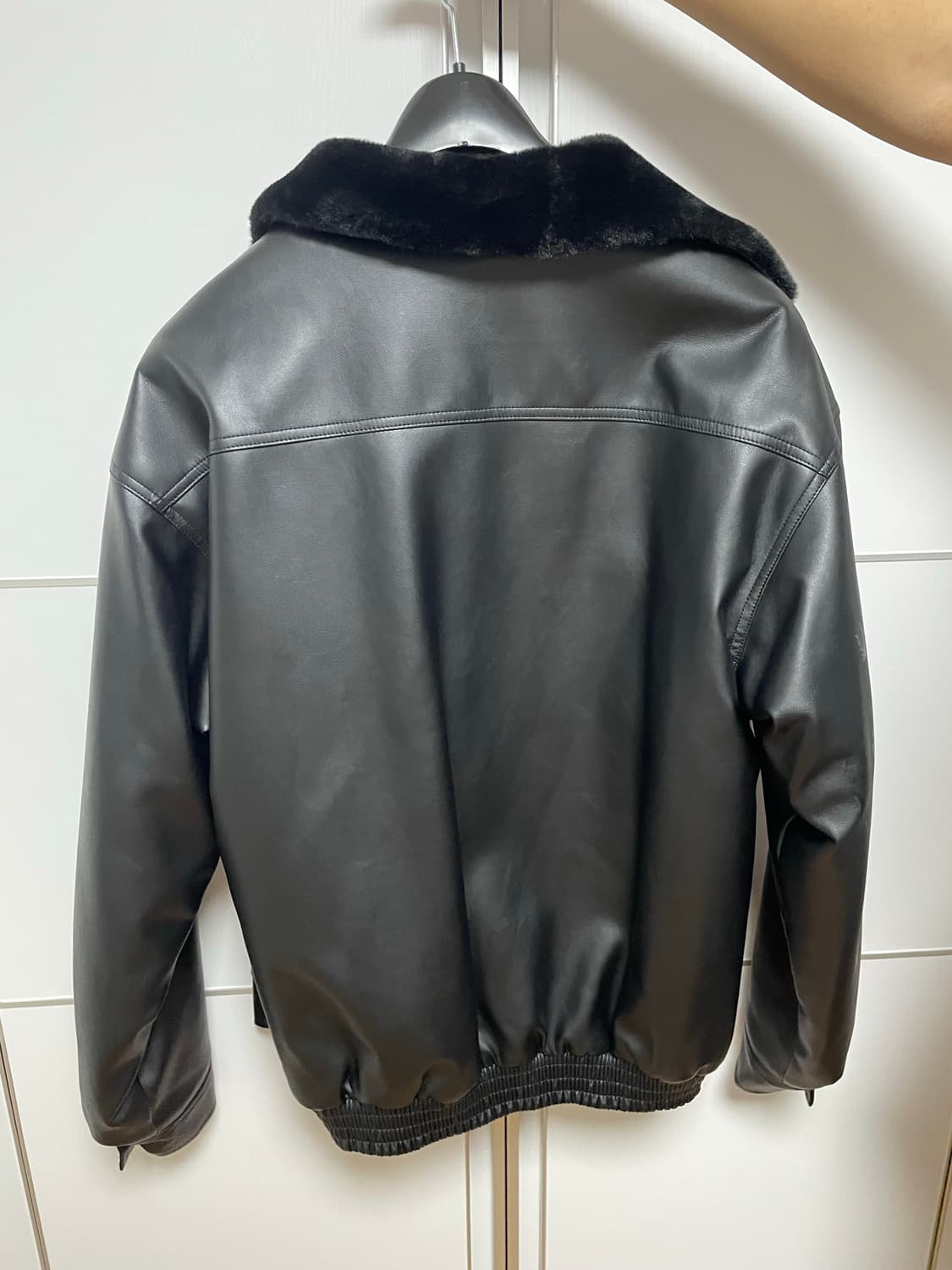 VTWO 블랙레더 무스탕자켓 상품이미지3