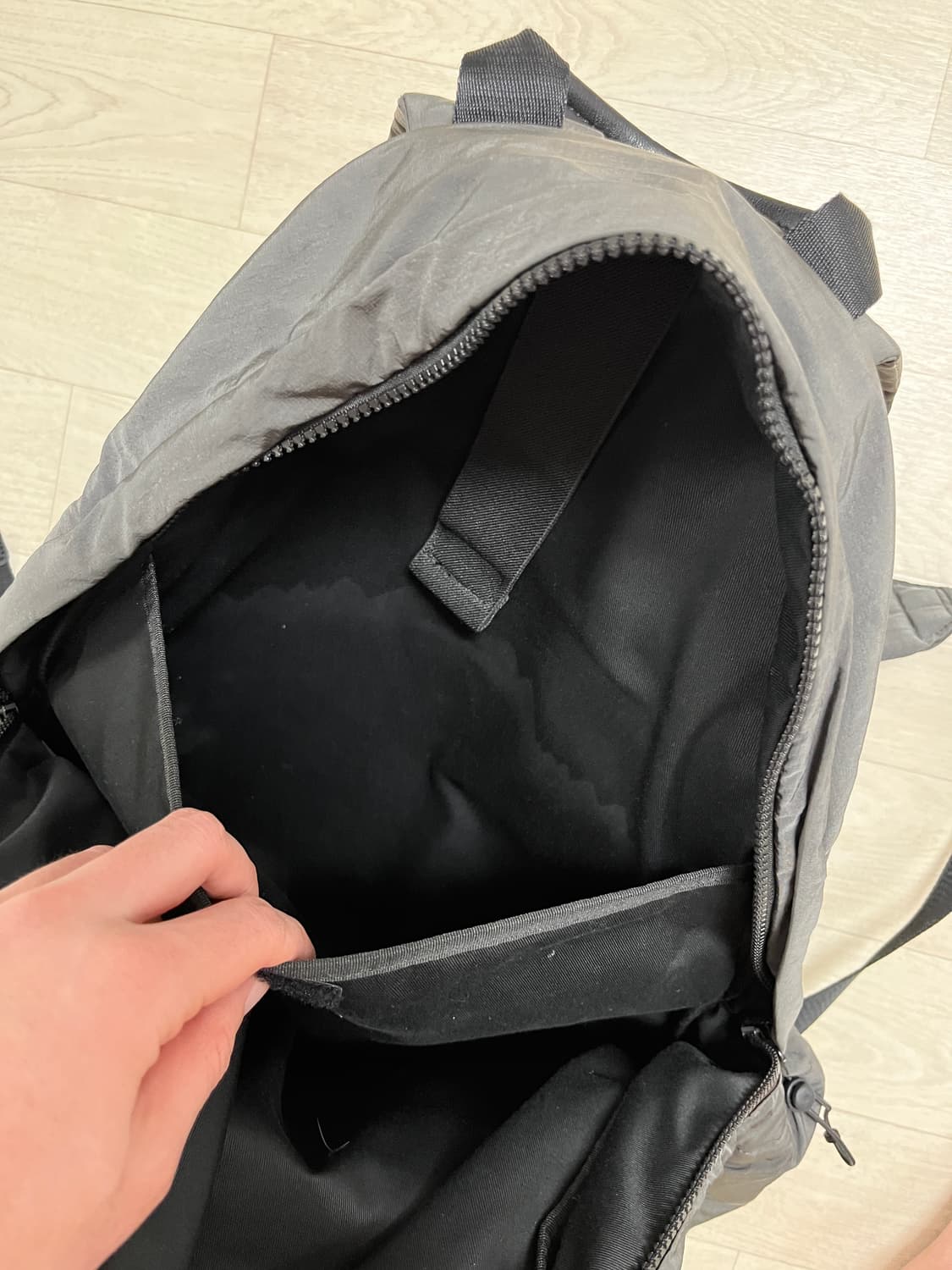 [OS] 커스텀멜로우 패디드 백팩 그레이 상품이미지9