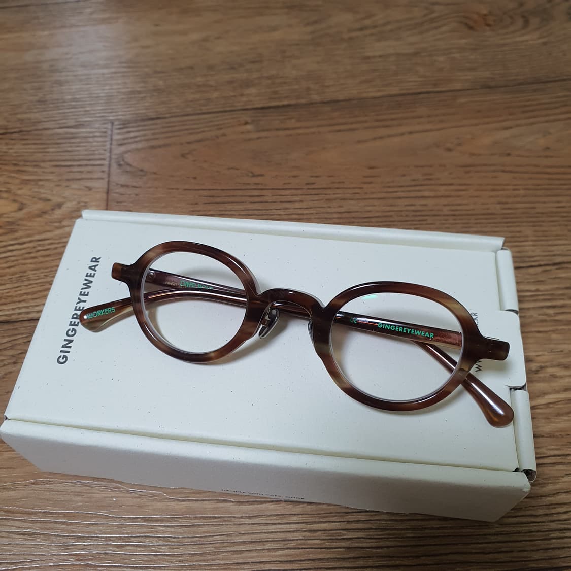 진저아이웨어 다이버볼드 그래니컬러 판매합니다. 상품이미지1