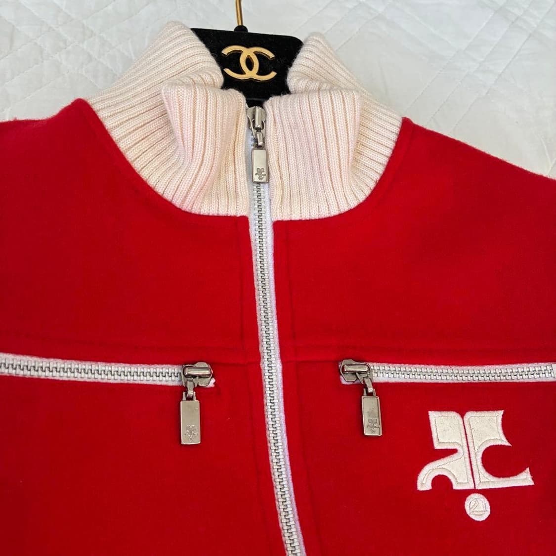 꾸레쥬 레드 니트집업 상품이미지2