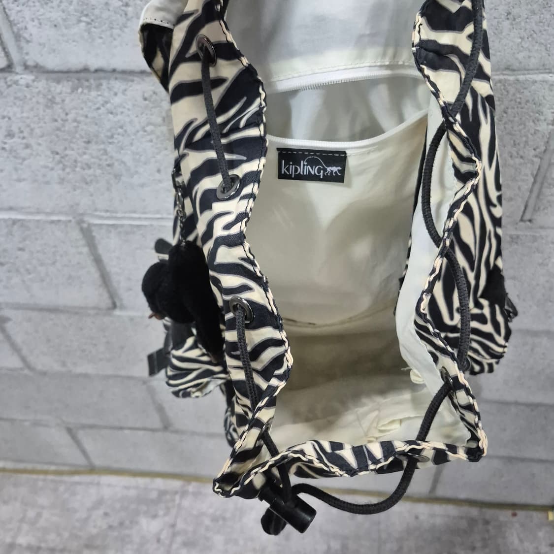 키플링 지브라 프린트 조엣수 백팩 상품이미지7