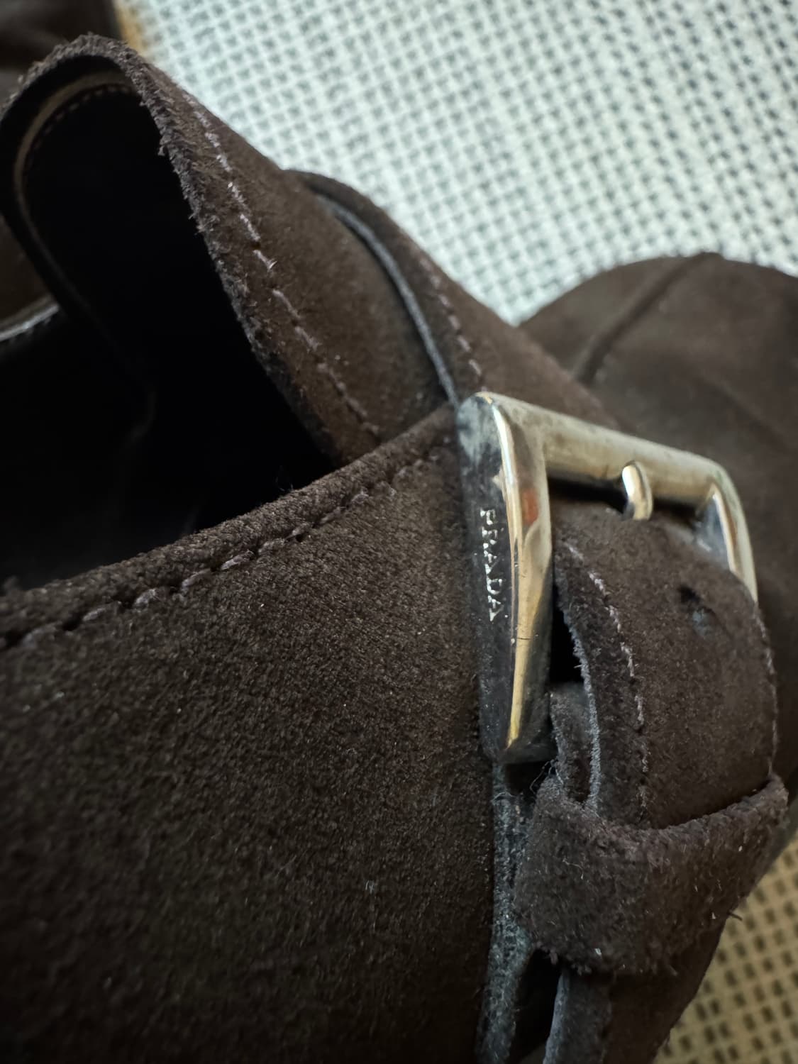 프라다 버클 스웨이드 로퍼 상품이미지5