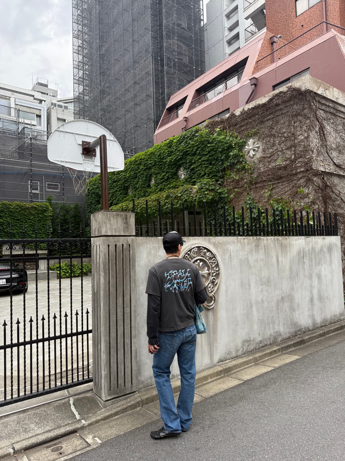 새티스파이 모스테크 티셔츠 에이지드 블랙 상품이미지3