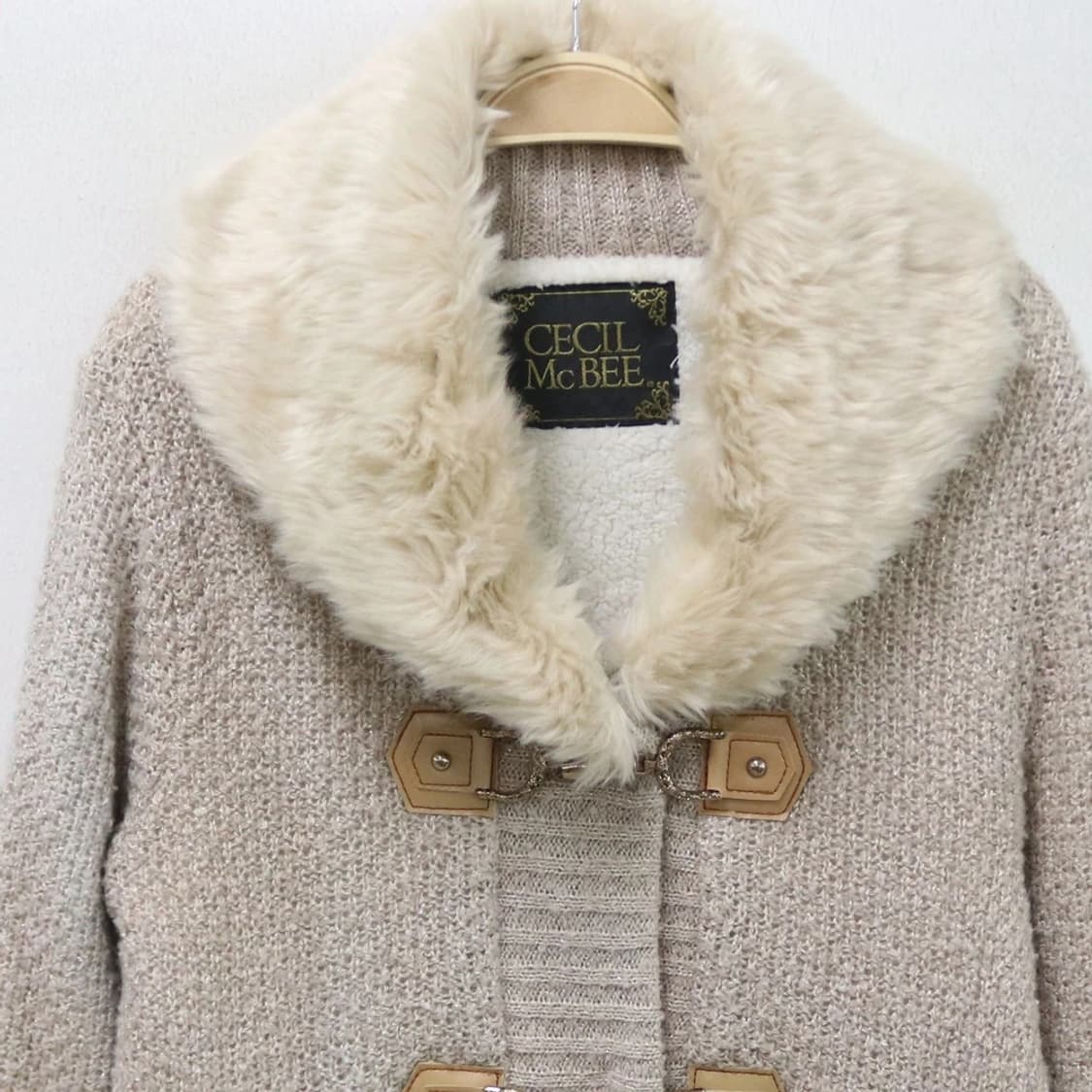 세실맥비 퍼 카라 니팅 자켓 61779 상품이미지5