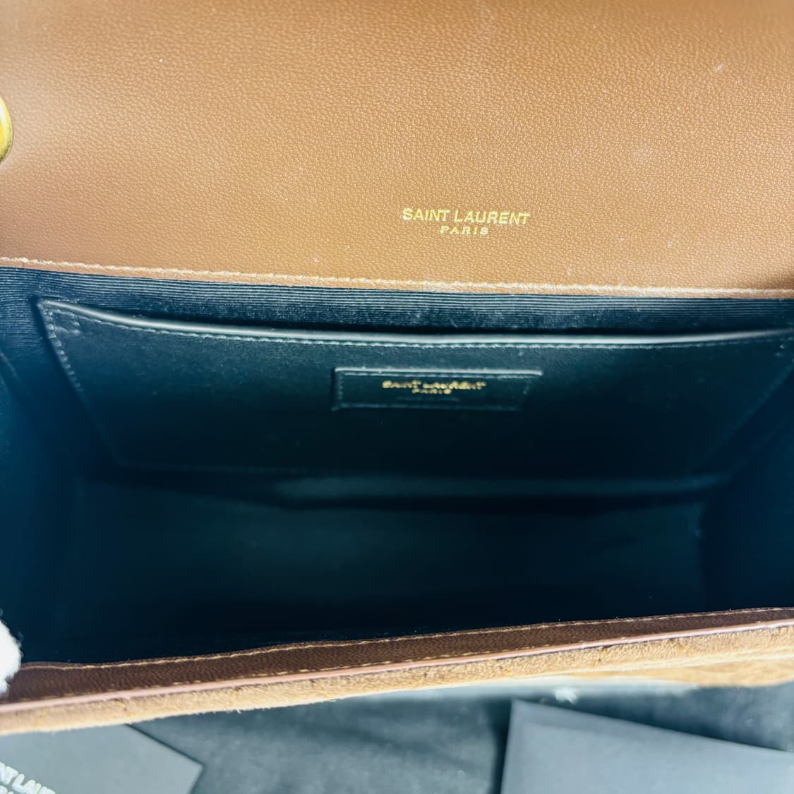 (새상품,정품)생로랑 엔벨로프 미디움 스웨이드 체인숄더백 상품이미지7