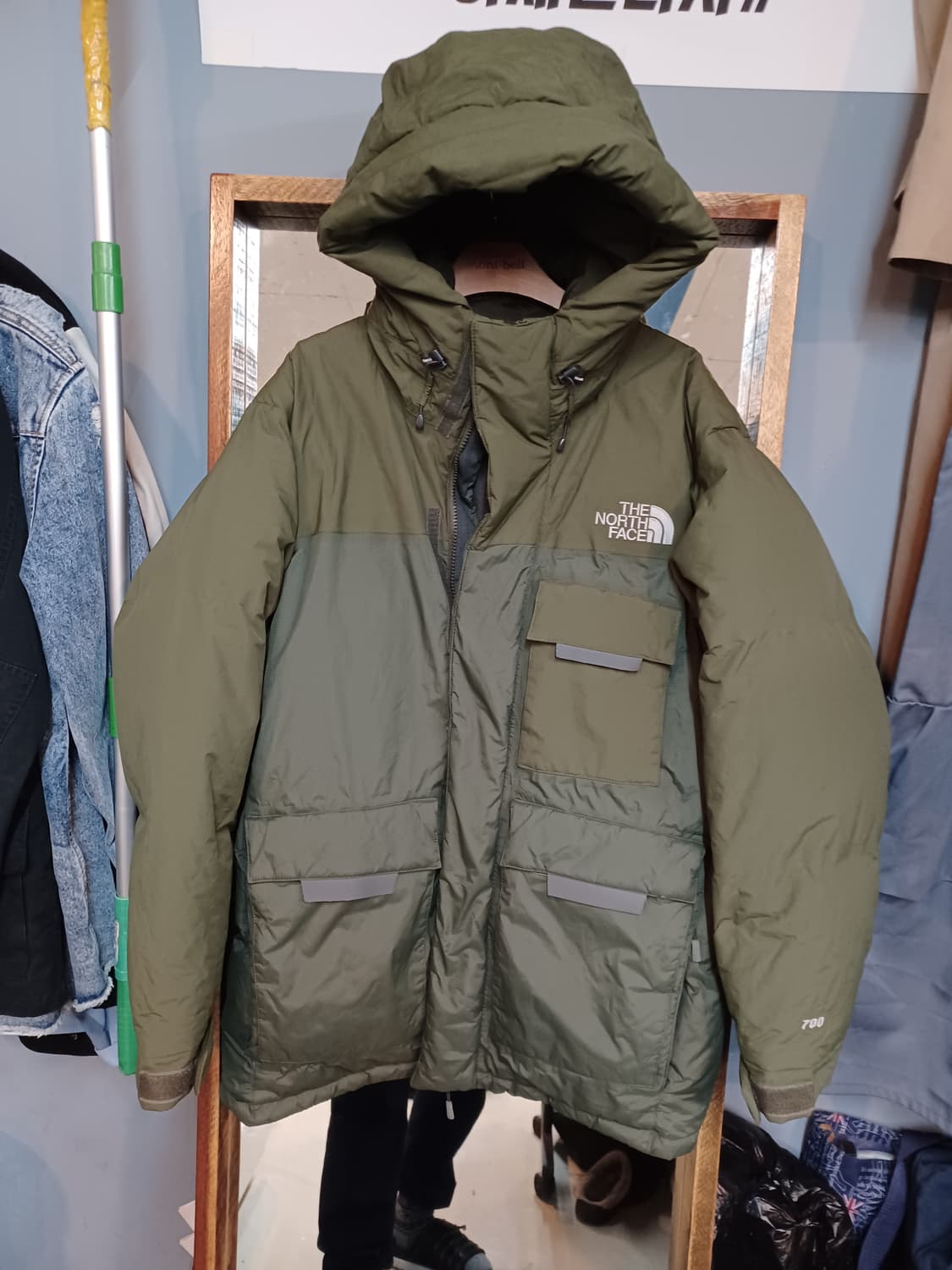 노스페이스 폴라다운 700 구스패딩 카키 L 상품이미지1