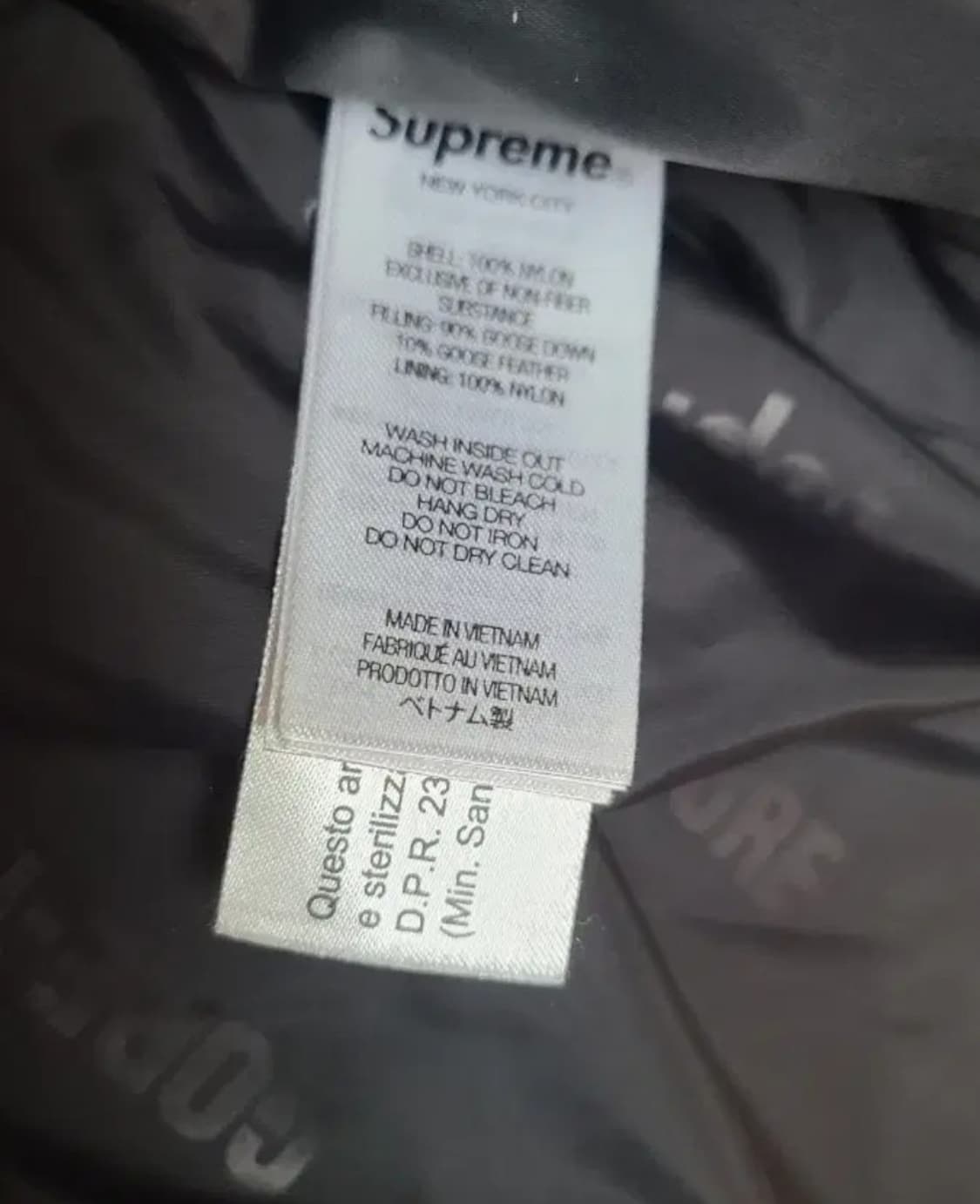 슈프림24FW 고어텍스 900필 다운 파카 블랙 상품이미지5