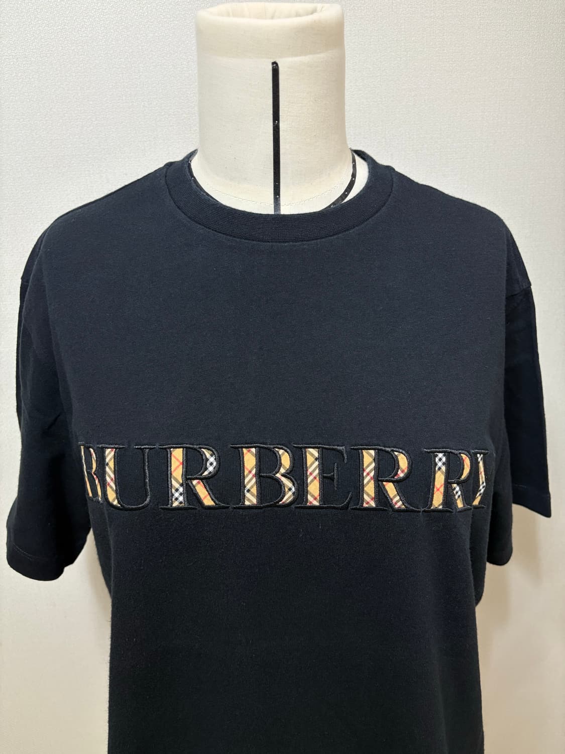 버버리 burberry 블랙 반팔 티셔츠 상품이미지4