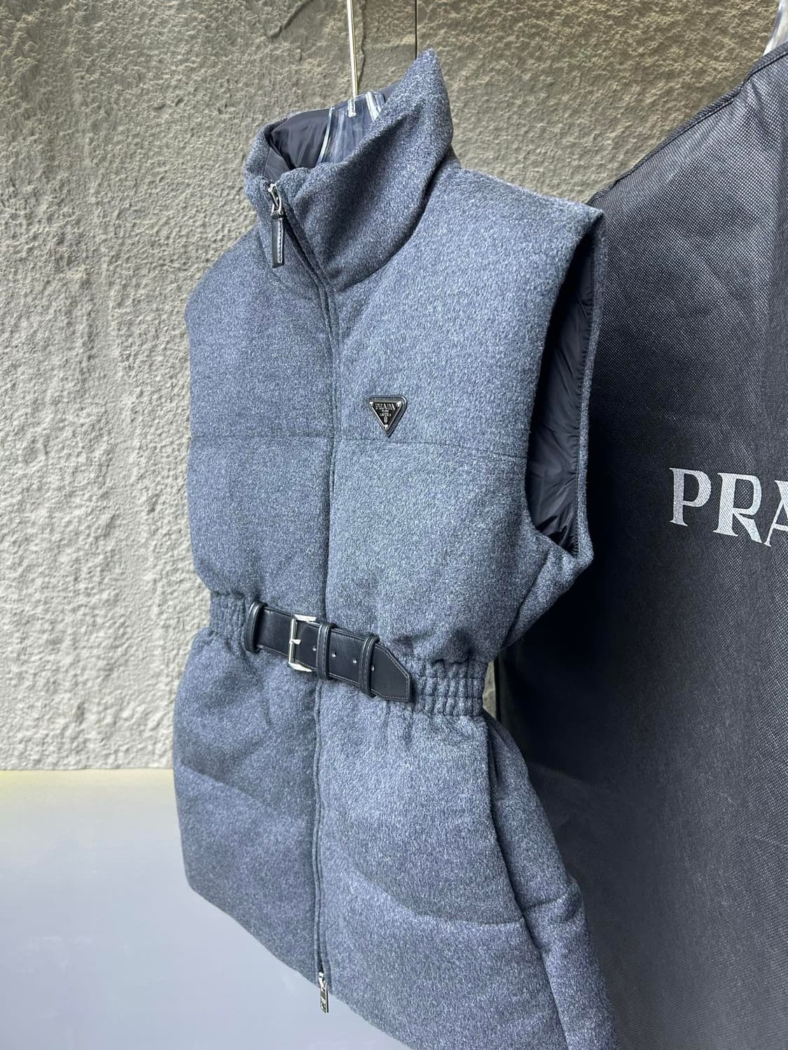 프라다 여성 블루종 볼륨 자켓 패딩 상품이미지5