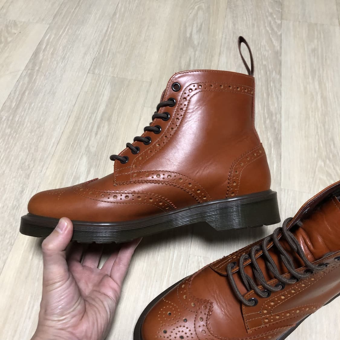 (260) 닥터마틴 Dr.martens 7홀 애플랙 브라운 윙팁 부츠 상품이미지6