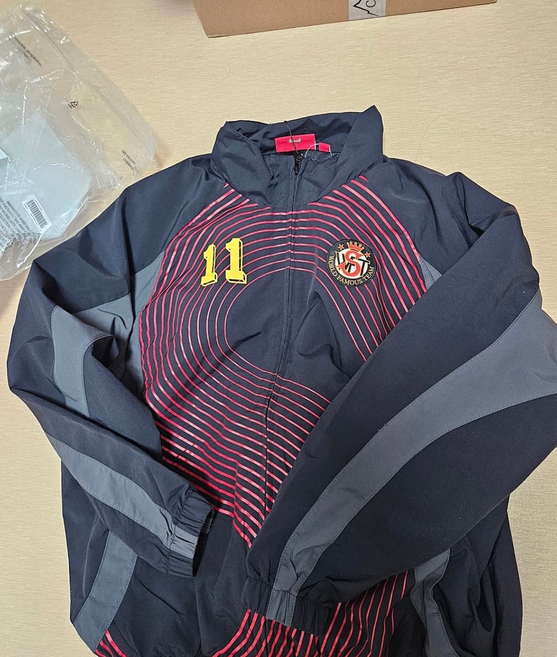 슈프림 S로고 트랙자켓 M사이즈 팝니다 상품이미지3