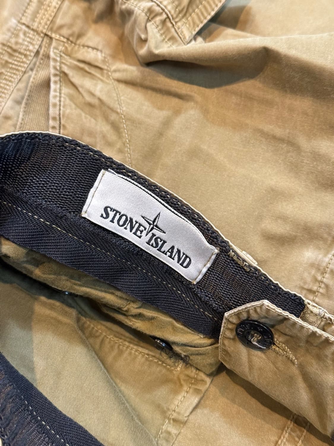 스톤아일랜드 베이지 카고 반바지 상품이미지4