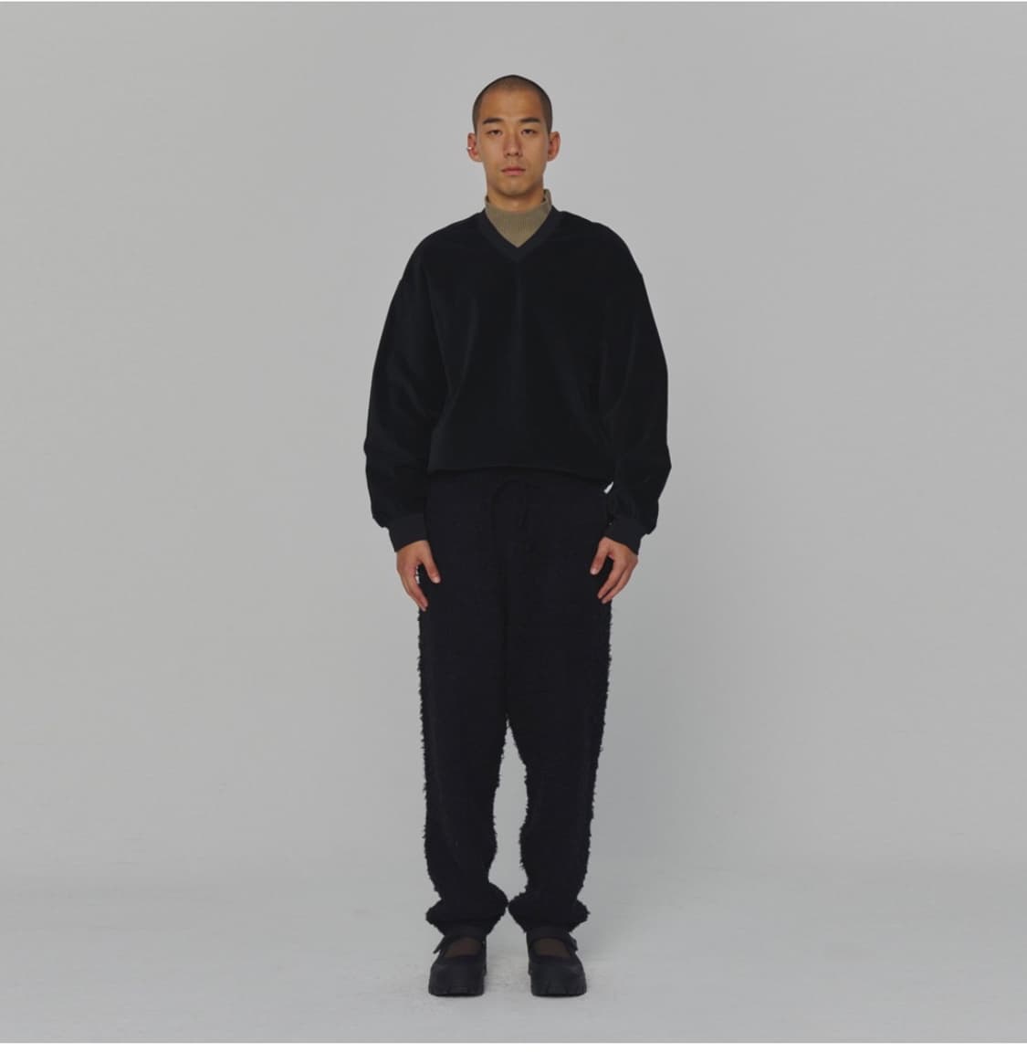 아모멘토 벨벳 브이넥 풀오버 상품이미지2