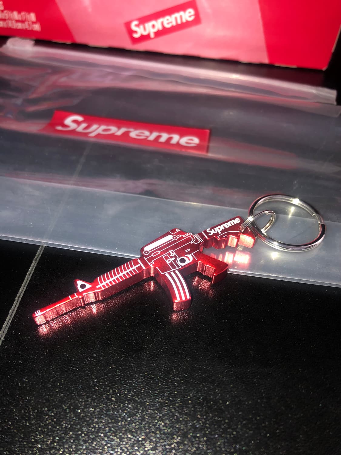 14FW 슈프림 m16 보틀 오프너 키체인 레드 상품이미지1