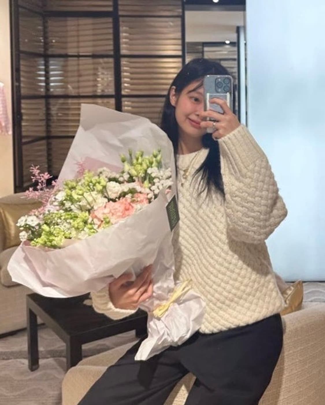 아모멘토 제니 니트 크로셰 니트 풀오버 상품이미지1