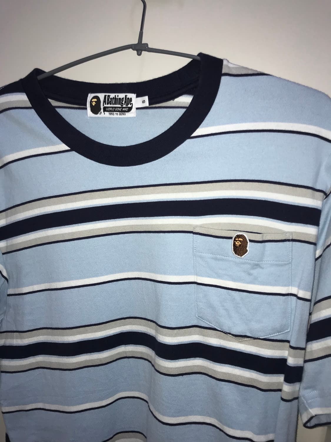 한국매물없음 베이프 스카이블루 스트라이프 반팔 S 상품이미지1