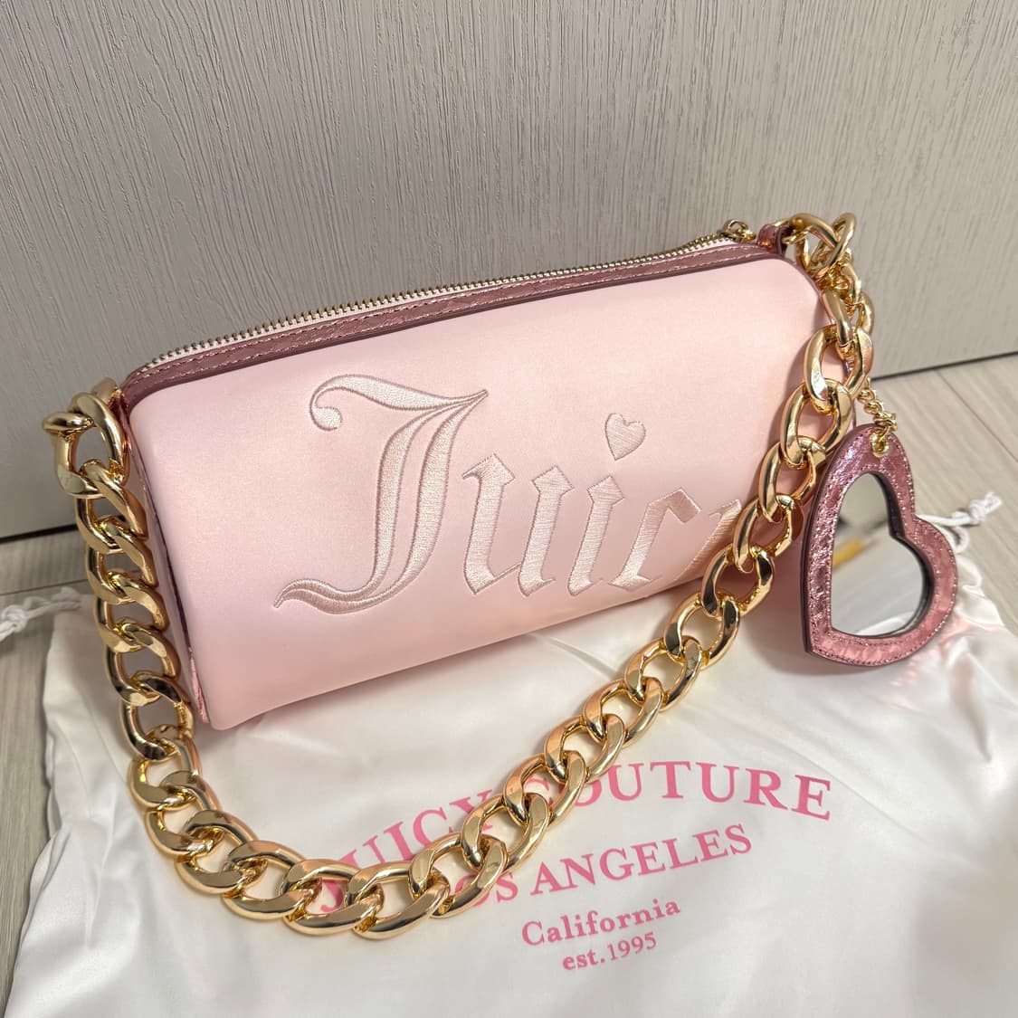 쥬시꾸뛰르 핑크 새틴 원통백 상품이미지2