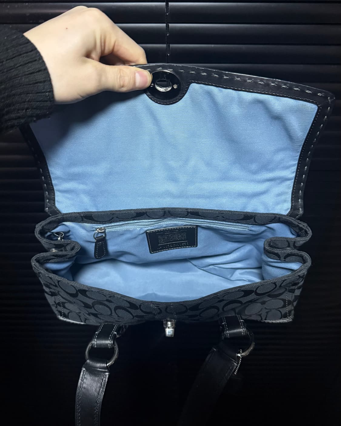 코치 시그니처 로고 패턴 블랙 가죽 버클 숄더백 고스 펑크 갸루 락시크 상품이미지7