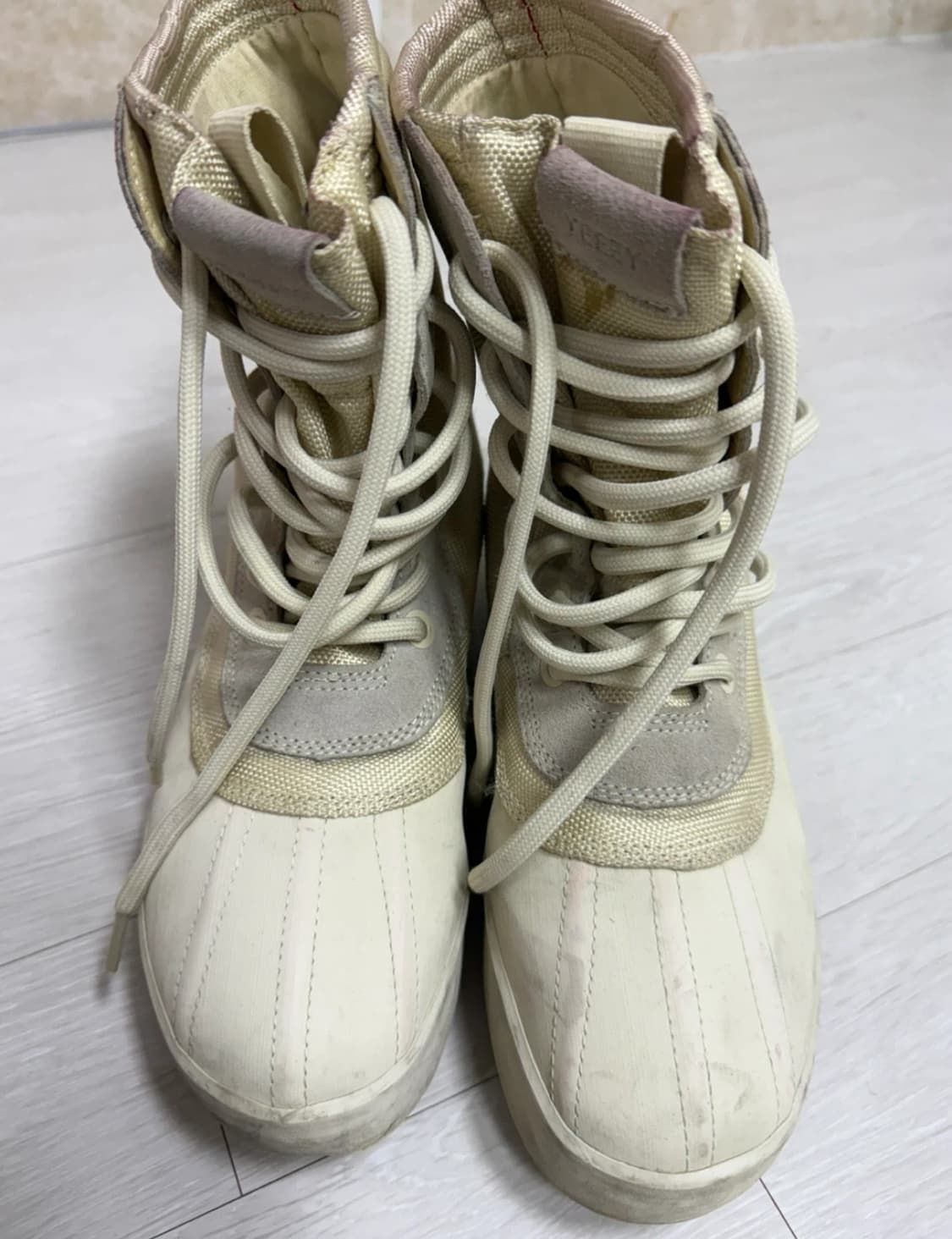 아디다스 이지 950 상품이미지2