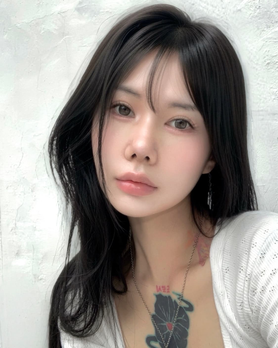 펀칭 라인 티 상품이미지2