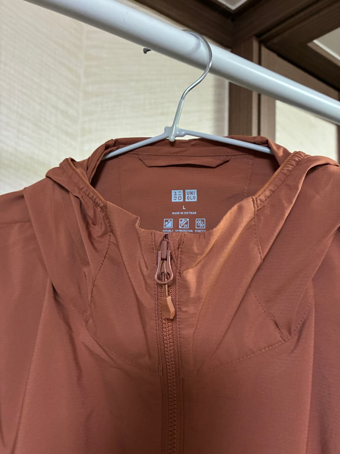 유니클로 uv 바람막이 황토색 상품이미지2