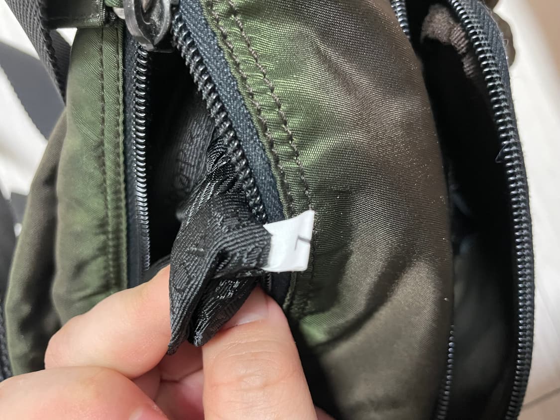 프라다 카키 메신저백 상품이미지7