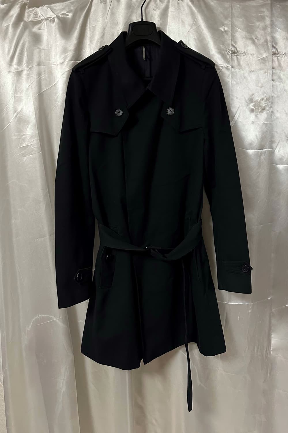 디올옴므 AW06 런웨이 트렌치 코트 상품이미지3