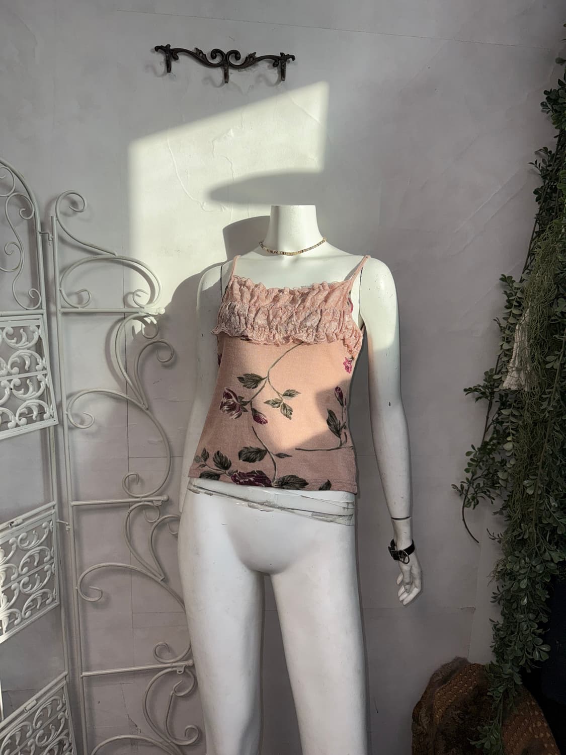 Indi pink rose lace sleeveless 상품이미지2