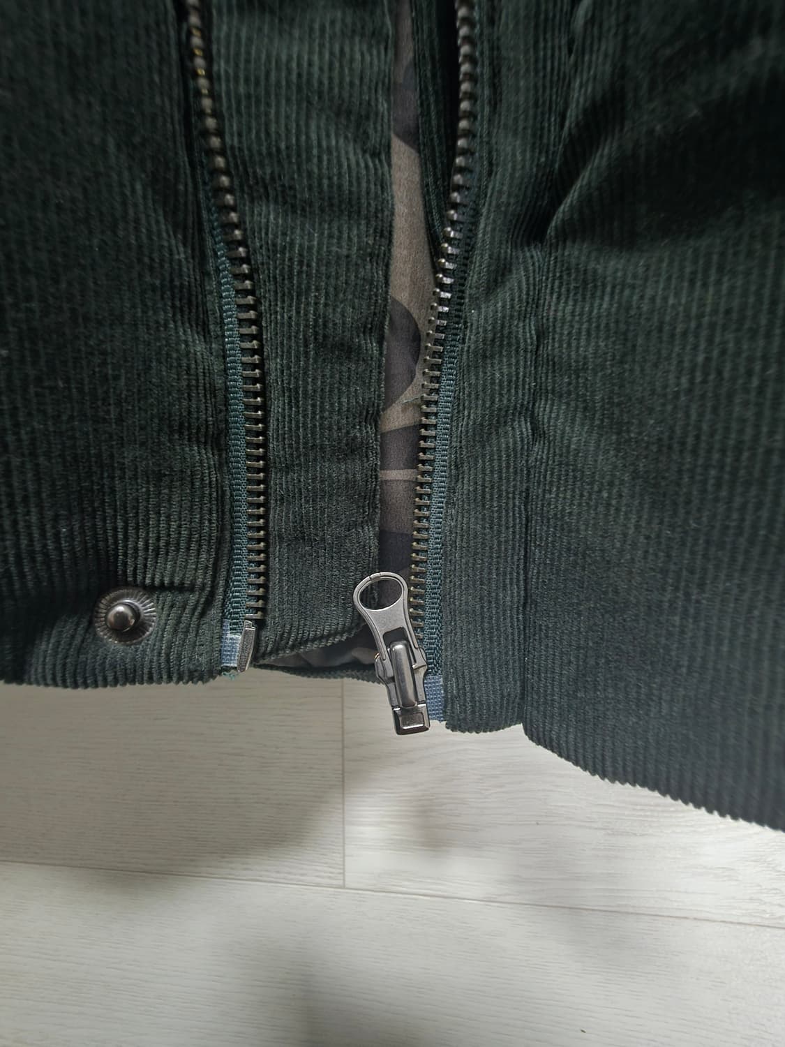 펜필드x프리즘웍스 콜라보 코듀로이

덕다운 패딩 105사이즈 상품이미지6