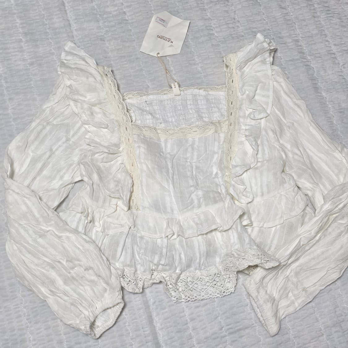 빈티지 화이트 레이스프릴 펀칭 캉캉 크롭 스모크 블라우스 상품이미지3